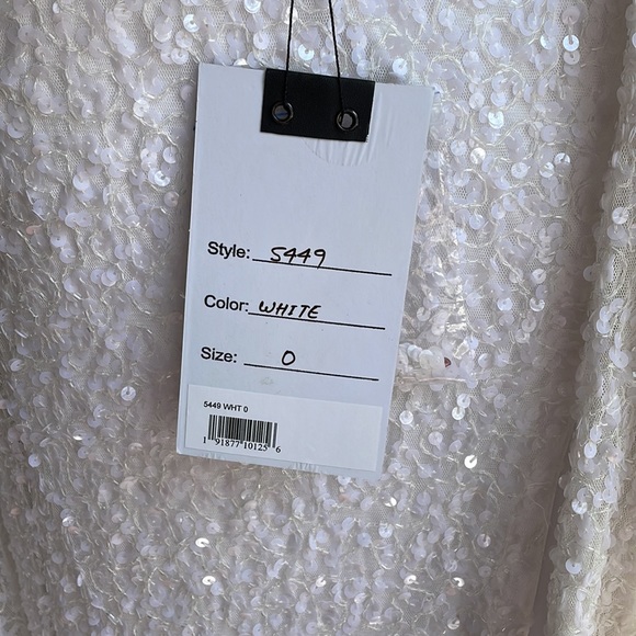 Mac Duggar Metallic One-shoulder Sheath Evening Gown In White - Picture 11 of 13